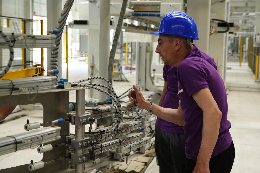 Suntem de părere că succesul unei companii începe cu echipa sa unită